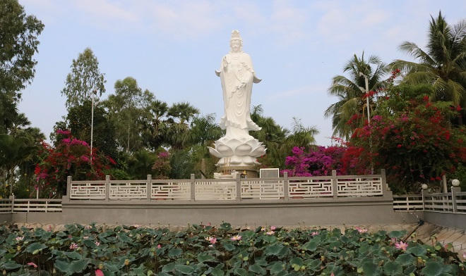 2 ngôi chùa lạ trên đất An Giang