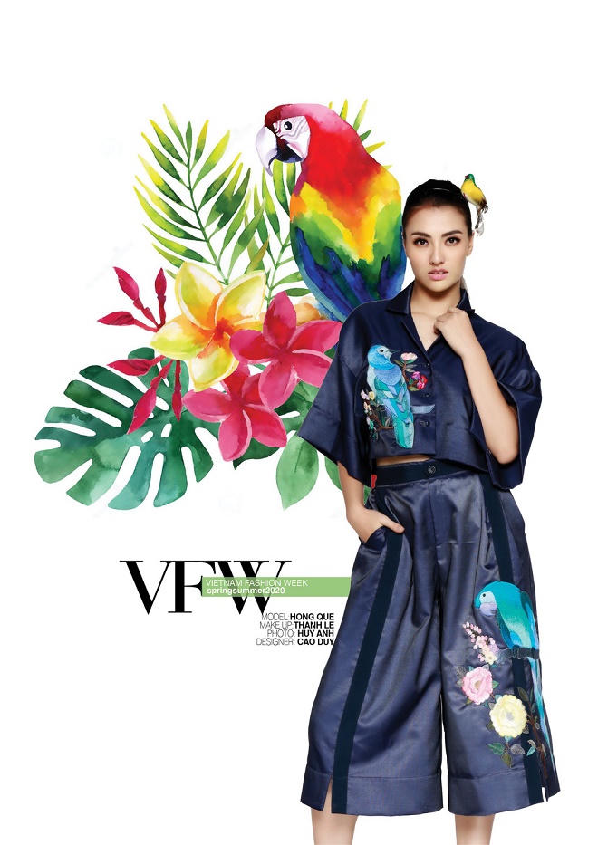 Lụa truyền thống tung bay cùng sáng tạo của nhà thiết kế Việt