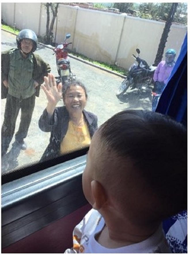 Hãy nói yêu ông bà khi còn có thể