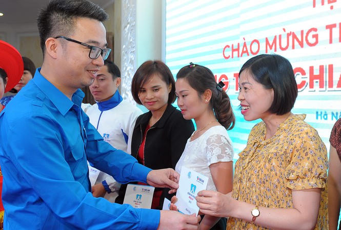 Chuyện những thầy cô cắm bản