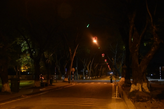 Loạt thành phố yên vắng lạ thường sau lời kêu gọi của Thủ tướng