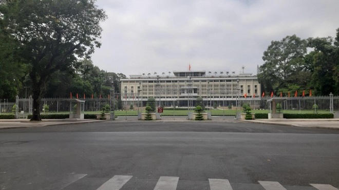 Loạt thành phố yên vắng lạ thường sau lời kêu gọi của Thủ tướng