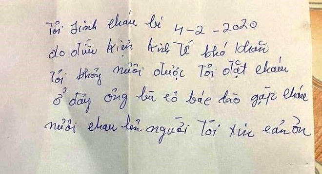 Bé gái 8 tháng bị bỏ rơi trước cửa nhà dân giữa đêm
