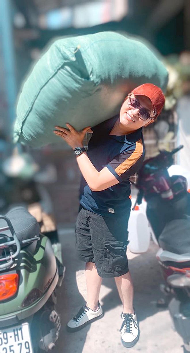 Nỗi khốn khó và tình người