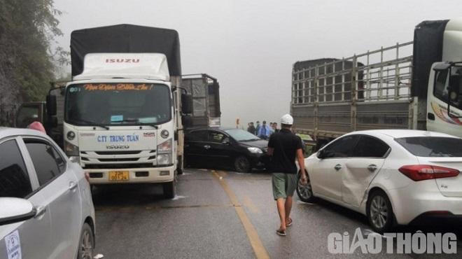 Tin giao thông đến sáng 5/6: Phong tỏa đường sắt Bắc – Nam vì phát hiện bom sát đường ray; tai nạn liên hoàn khiến 9 ô tô hư hỏng