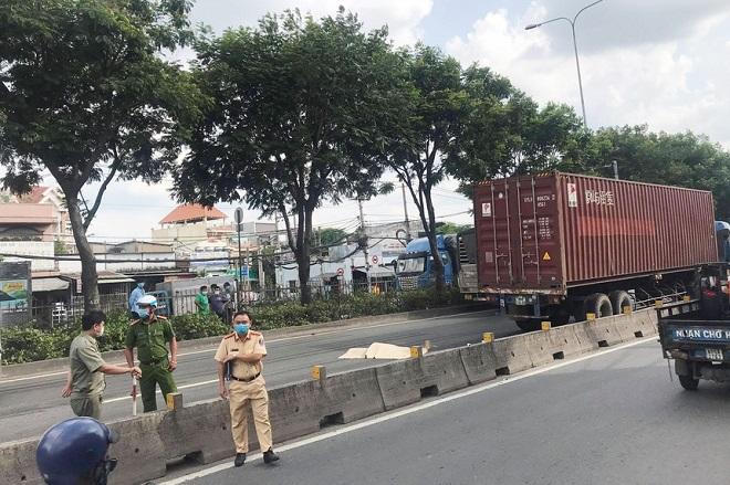 Tin giao thông đến sáng 6/6: Nữ sinh lớp 12 bị xe tải cán tử vong; tài xế container dùng giấy tờ giả bị phạt hơn 40 triệu đồng