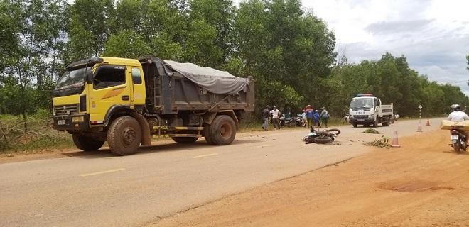 Tin giao thông đến sáng 8/6: Liên tiếp xe máy va chạm xe ben, 2 người tử vong