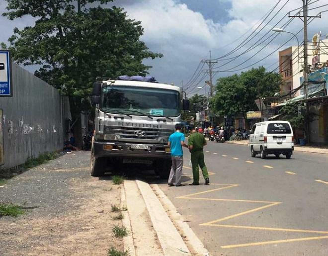 Tin giao thông đến sáng 8/6: Liên tiếp xe máy va chạm xe ben, 2 người tử vong