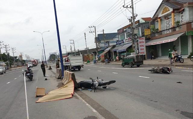 Tin giao thông đến sáng 9/6: Xe máy đấu đầu, 1 người tử vong; xe đầu kéo “chồm” lên vỉa hè húc đổ loạt xe máy