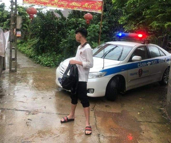 Hình ảnh xúc động sáng đầu tiên thi vào lớp 10 tại Hà Nội