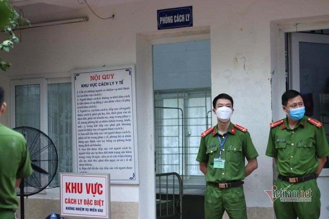 Hình ảnh xúc động sáng đầu tiên thi vào lớp 10 tại Hà Nội