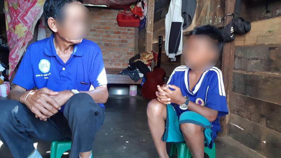 Hiệu trưởng bị tố giữ học bạ vì học sinh nghèo không đóng quỹ trường