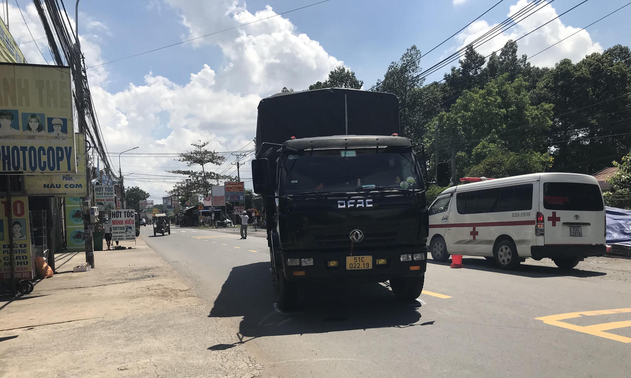 Tin giao thông đến sáng 17/6: Hai xe máy đối đầu, 1 người thiệt mạng; phụ xe tải tử vong khi bị container tông từ phía sau