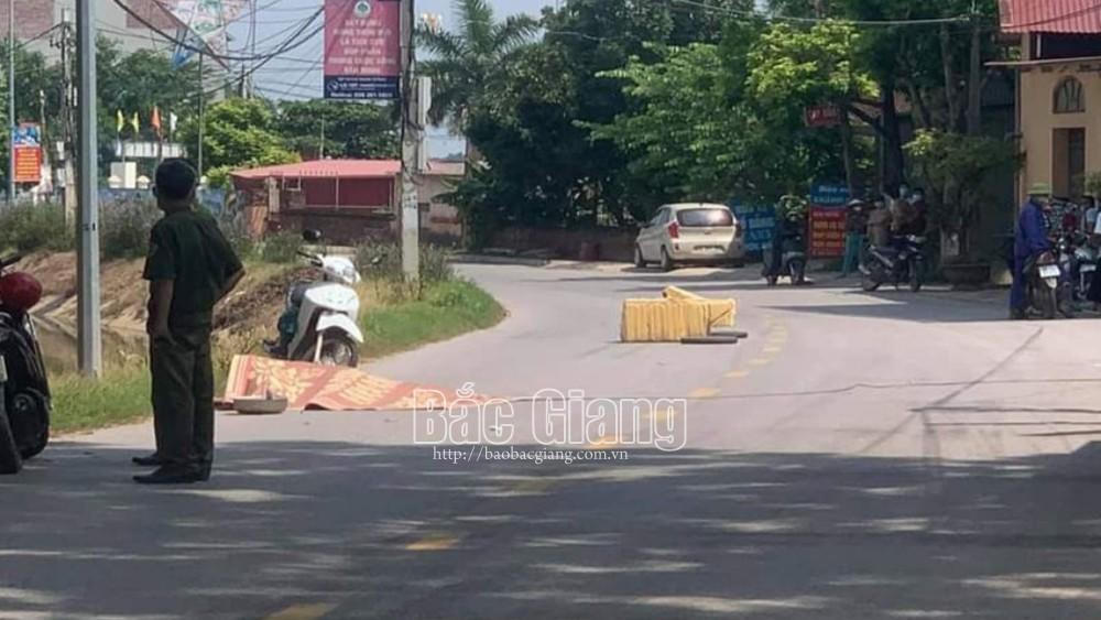 Tin giao thông đến sáng 21/7: Xe cứu thương tông đuôi xe tải, mẹ sản phụ tử vong; tự ngã xe máy, người đàn ông thiệt mạng