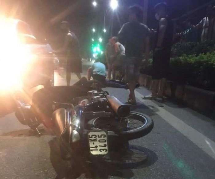 Tin giao thông đến sáng 31/7: Va chạm với container, người đàn ông tử vong; tông dải phân cách, tài xế xe máy bị thương nặng