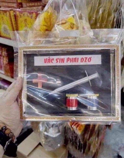 Độc lạ khẩu trang, vaccine vàng mã dịp Rằm tháng 7