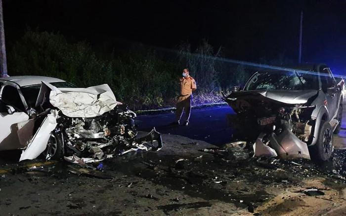 Tin giao thông đến sáng 23/8: Nam thanh niên tử vong khi tông trực diện xe khách; chiến sĩ công an chốt kiểm dịch bị xe tông