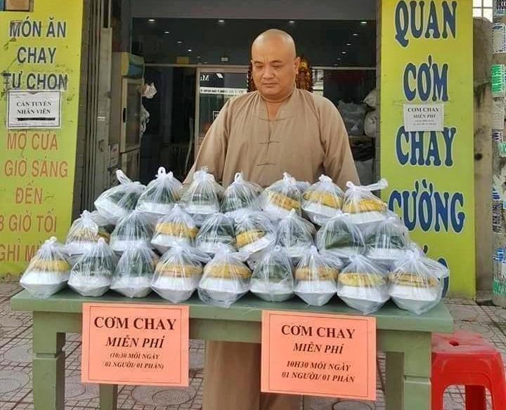 Nhiều người xót thương khi chủ quán ăn từ thiện Cường Béo qua đời