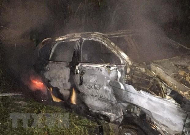 Tin giao thông đến sáng 25/8: Ô tô chở 8 người lao xuống cống; 3 xe tải gặp nạn cùng 1 điểm trong vài chục phút