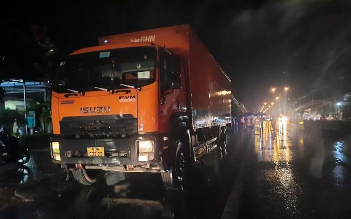 Tin giao thông đến sáng 5/10: Xe con bị "vò nát", nam youtuber tử vong; 2 mẹ con tử nạn trên đường từ Bình Dương về quê