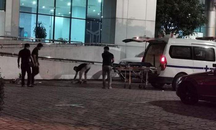 Tin giao thông đến sáng 6/10: 1 người tử vong dưới gầm xe dừng đỗ; Nữ tài xế tông ô tô vào phòng khách quán rửa xe, chủ nhà trọng thương