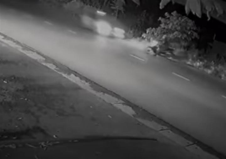 Tin giao thông đến sáng 7/10: chiến sĩ cảnh sát cơ động bị 2 ô tô tông liên tiếp; tai nạn đường thủy, hai người thiệt mạng