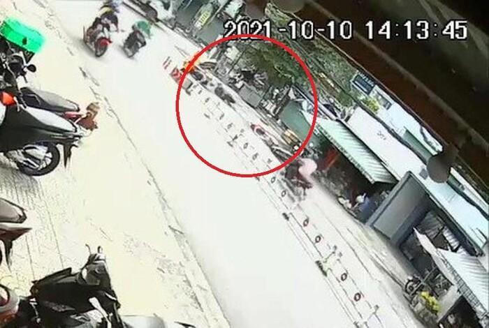 Tin giao thông đến sáng 14/10: Truy tìm thanh niên đi xe biển tứ quý gây tai nạn chết người; người đàn ông tử vong sau va chạm xe tải