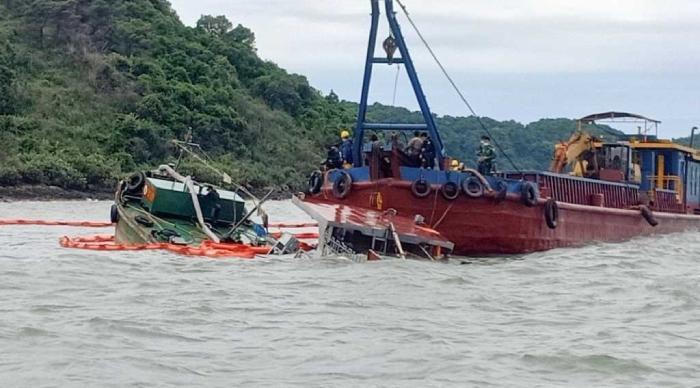 Tin giao thông đến sáng 18/10: Xe tải chở ếch lao vào nhà dân, tài xế bị thương; nguyên nhân vụ chìm tàu khiến 1 người tử vong