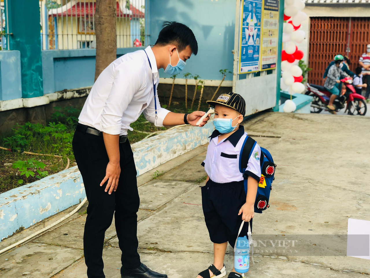 Học sinh Cần Giờ háo hức ngày đầu trở lại trường