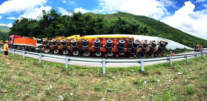 Tin giao thông đến sáng 29/10: Bị ô tô container cuốn vào gầm, 2 người phụ nữ tử vong