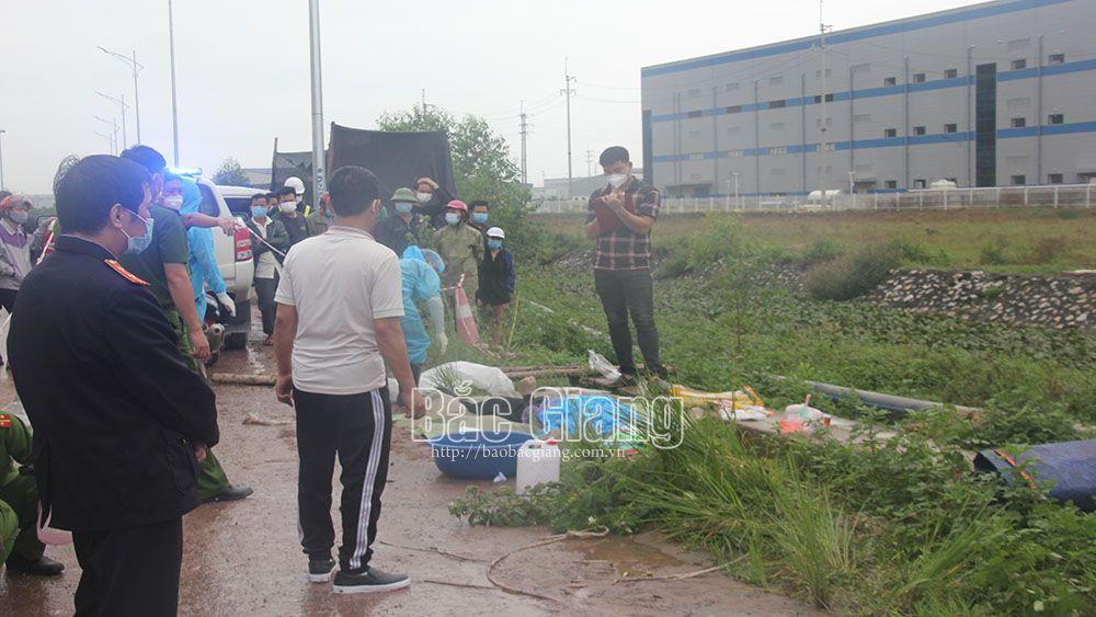 Tin giao thông đến sáng 3/11: va chạm xe tải, 3 người tử vong; thi thể nam thanh niên dưới mương nước, xe máy vẫn cắm chìa khoá