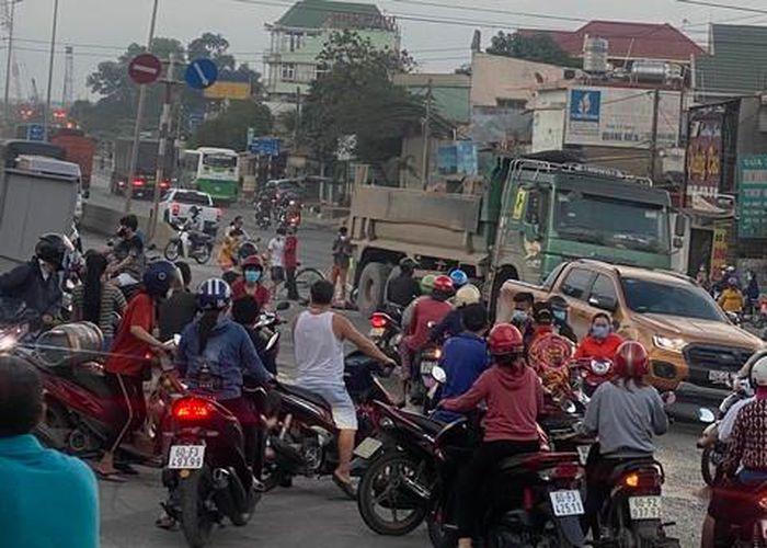 Tin giao thông đến sáng 16/11: Nữ sinh tử nạn trên đường đi học về; xe container lùi cán cụ ông đi bộ tử vong