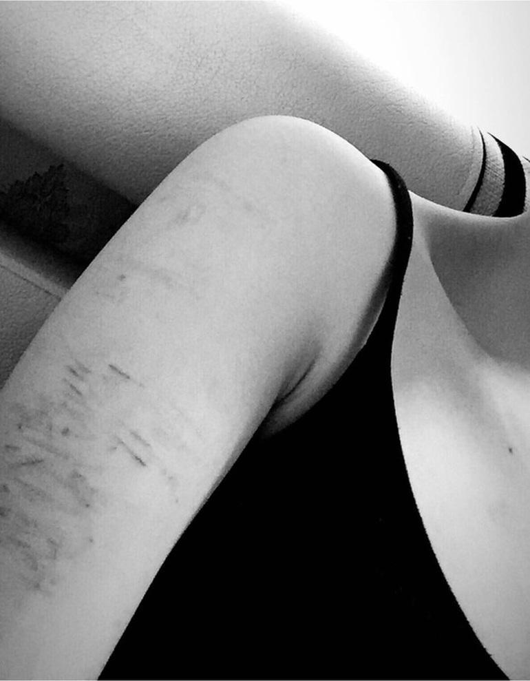 Dòng tin nhắn của một lớp phó học tập: "Thầy ơi, con muốn... chết!"