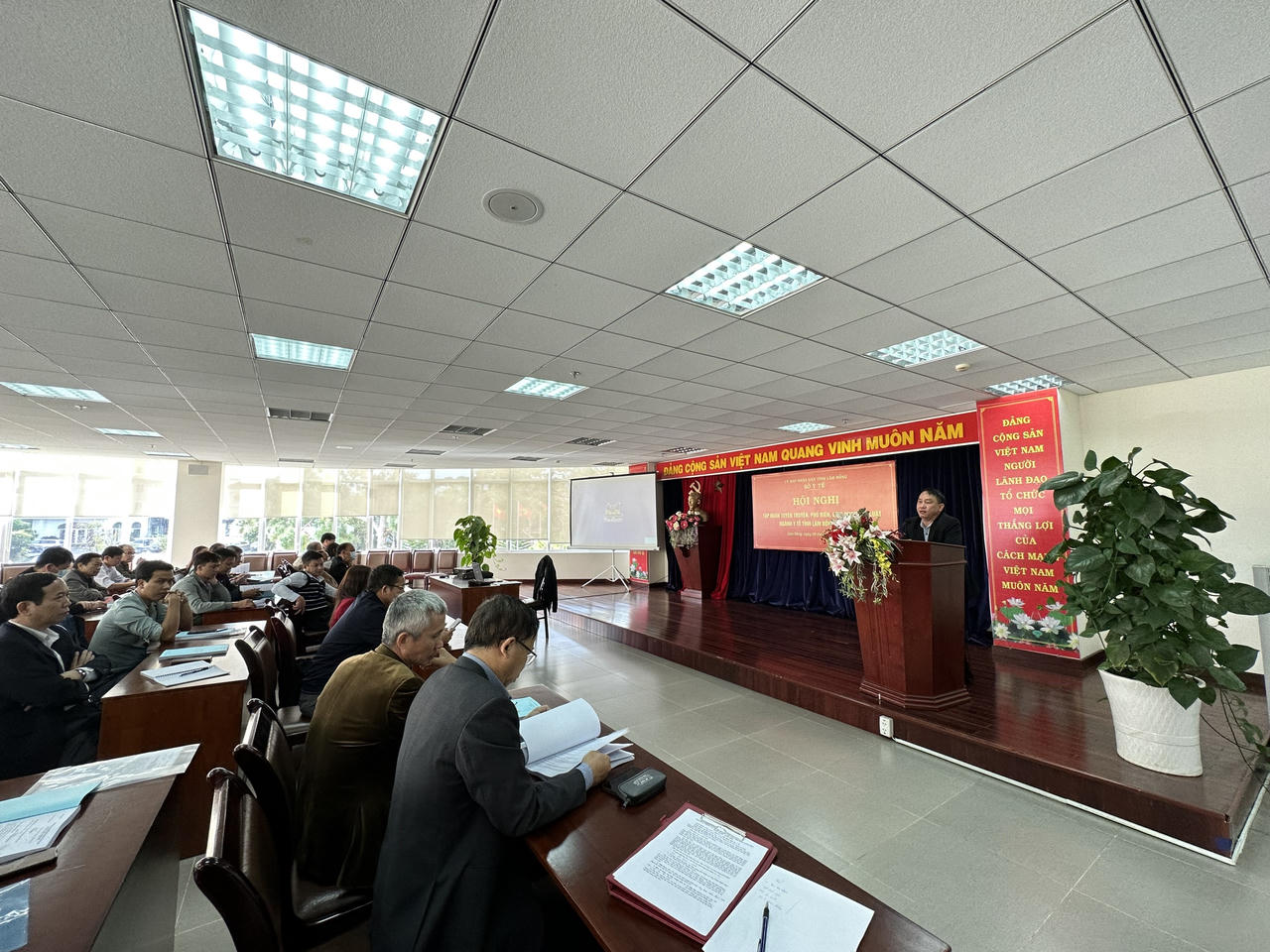 Nâng cao kĩ năng tuyên truyền phổ biến pháp luật cho cán bộ y tế Lâm Đồng