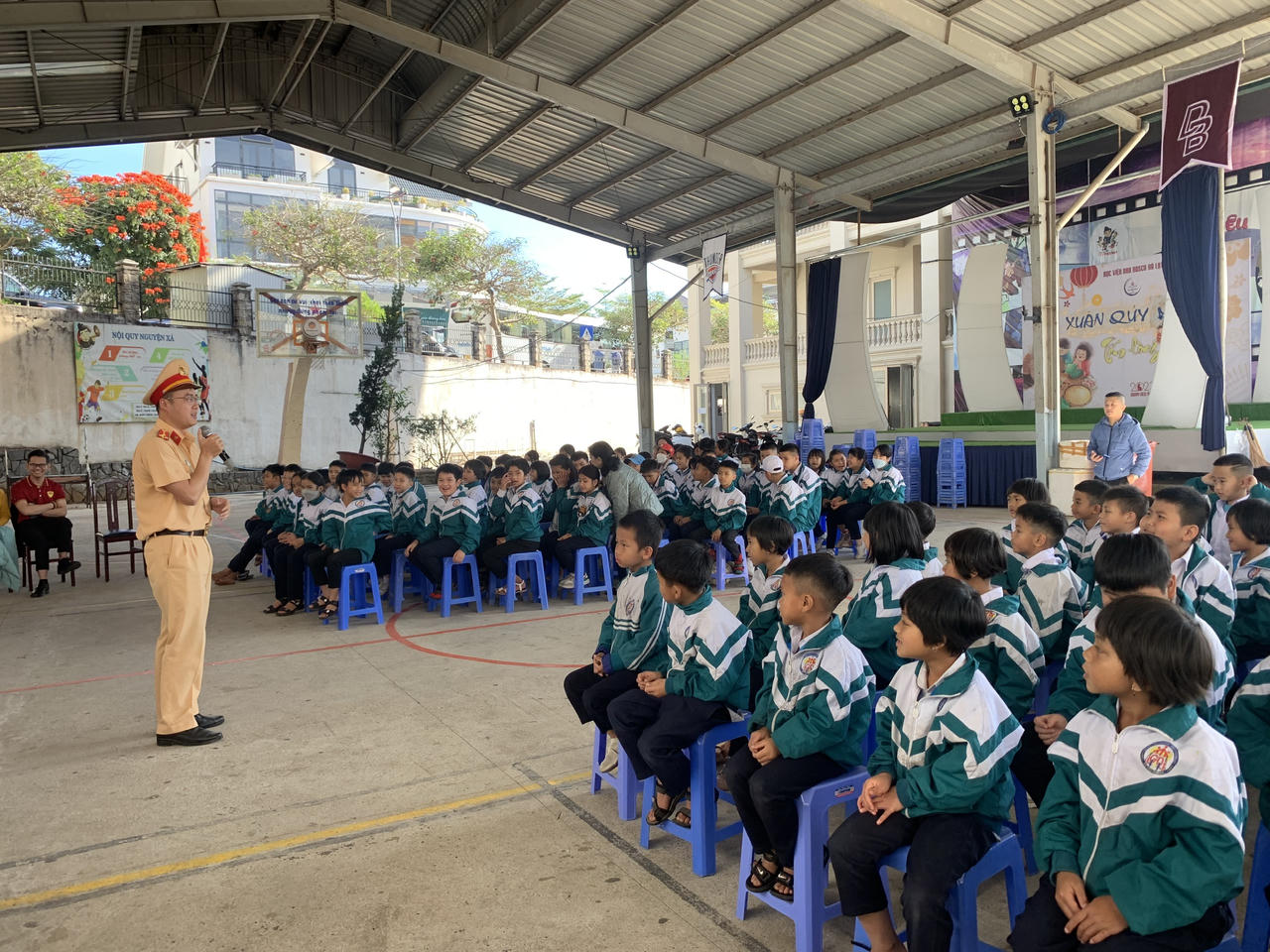 Mang “Xuân yêu thương” đến với trẻ em, người nghèo Lâm Đồng