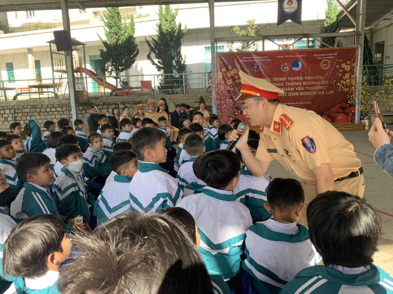 Mang “Xuân yêu thương” đến với trẻ em, người nghèo Lâm Đồng