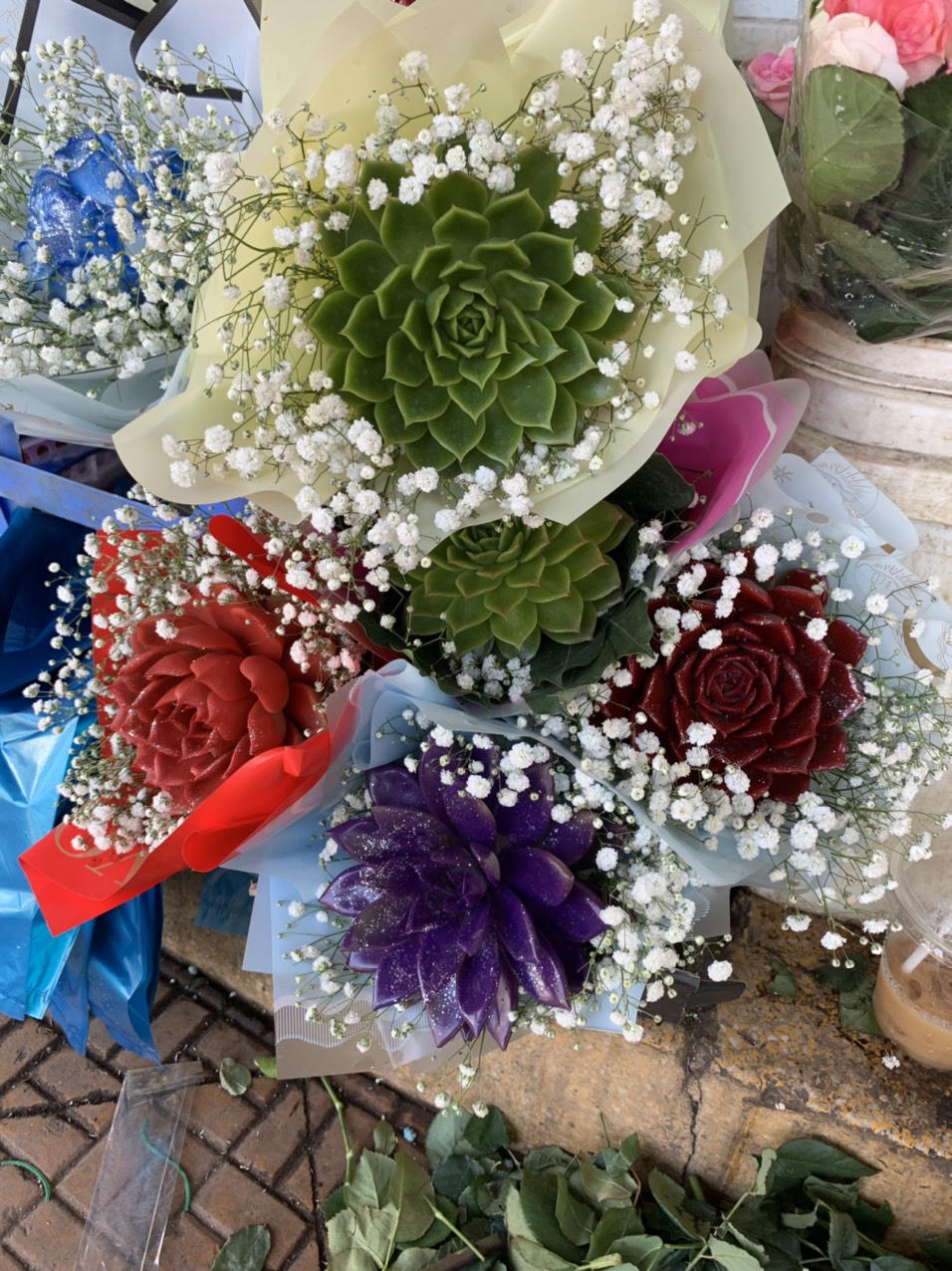 'Thành phố tình yêu' rực rỡ sắc hoa dịp 8/3