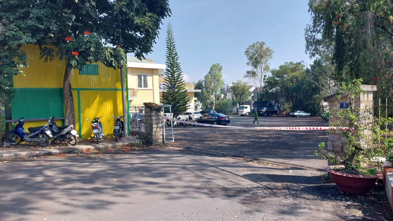 Công an khám xét 3 trung tâm đăng kiểm ở Lâm Đồng