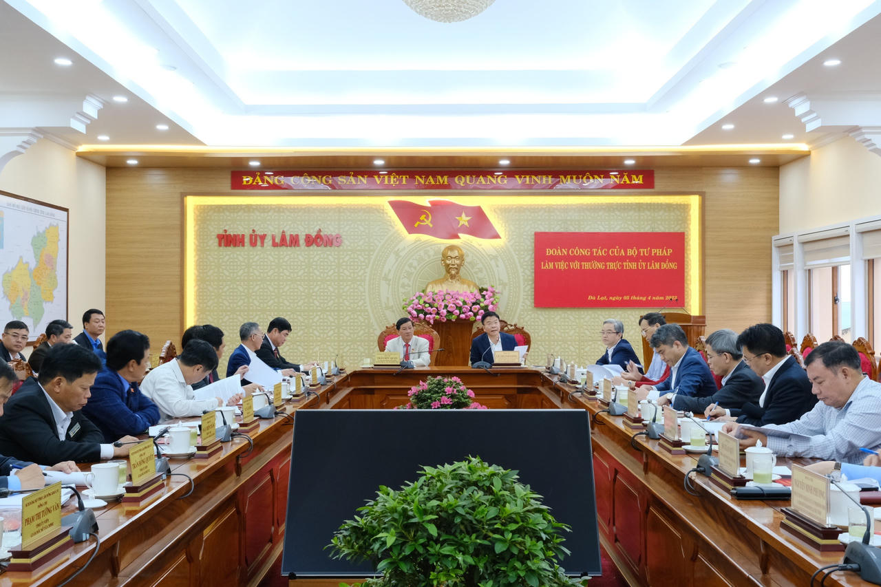 Bộ trưởng Lê Thành Long làm việc với Thường trực Tỉnh ủy Lâm Đồng