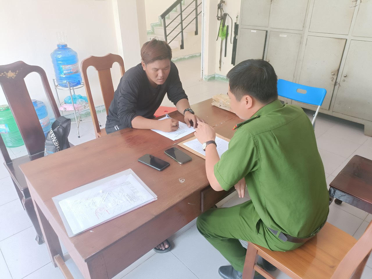 Luật sư bị chặn đường đập phá xe ô tô