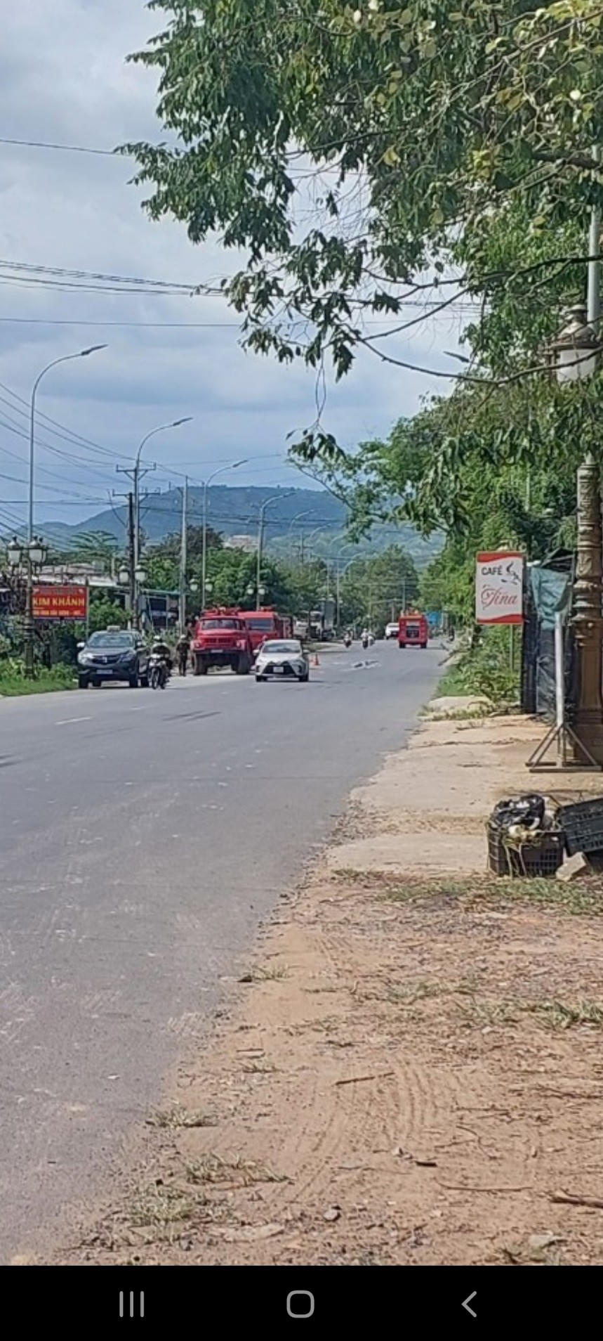 Cháy lớn tại xưởng sản xuất viên nén ở Lâm Đồng