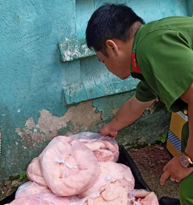 Phạt cơ sở kinh doanh thịt đông lạnh 'trôi nổi' tại Đà Lạt hơn 150 triệu đồng