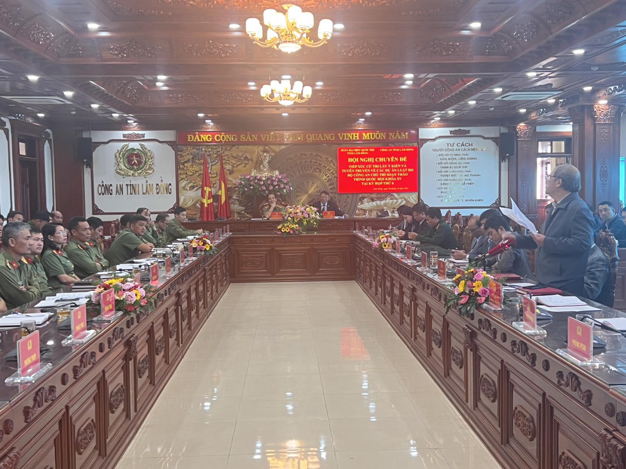 Cử tri Lâm Đồng góp ý các dự án luật do Bộ công an soạn thảo