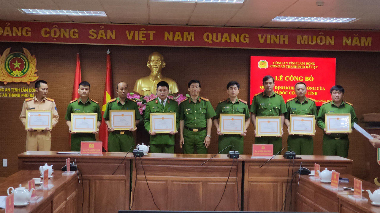 Khen thưởng các tập thể, cá nhân vụ giải cứu bé trai 6 tuổi ở Đà Lạt