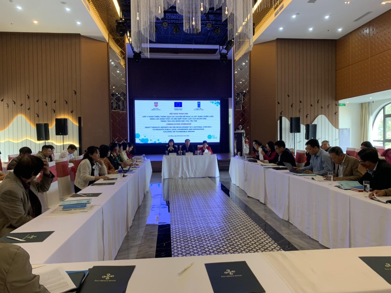 Ưu tiên nâng cao nhận thức pháp luật cho người dân yếu thế, đặc thù