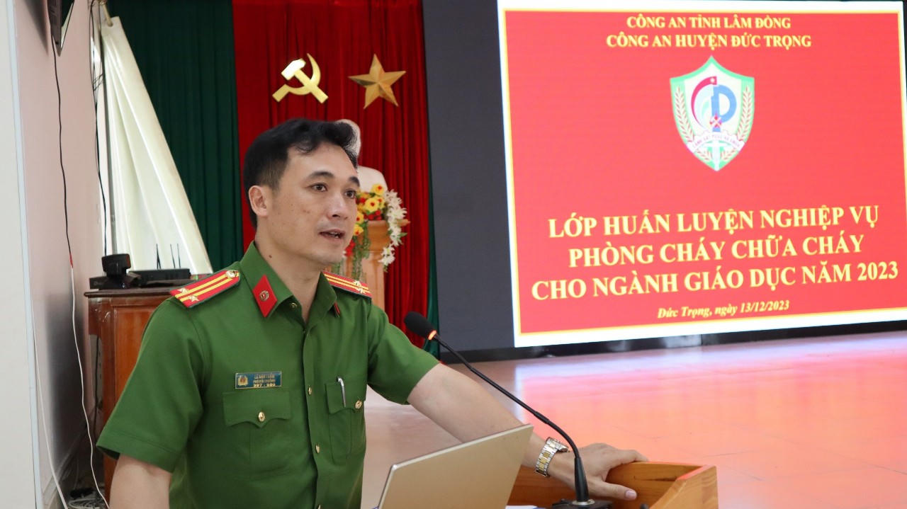 Huấn luyện kỹ năng xử lý cháy nổ cho giáo viên