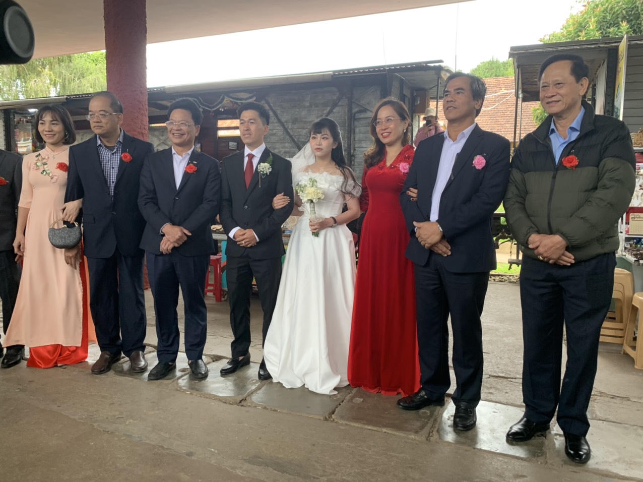 Độc đáo đám cưới 'di động' đầu tiên trên tàu hoả tại Việt Nam