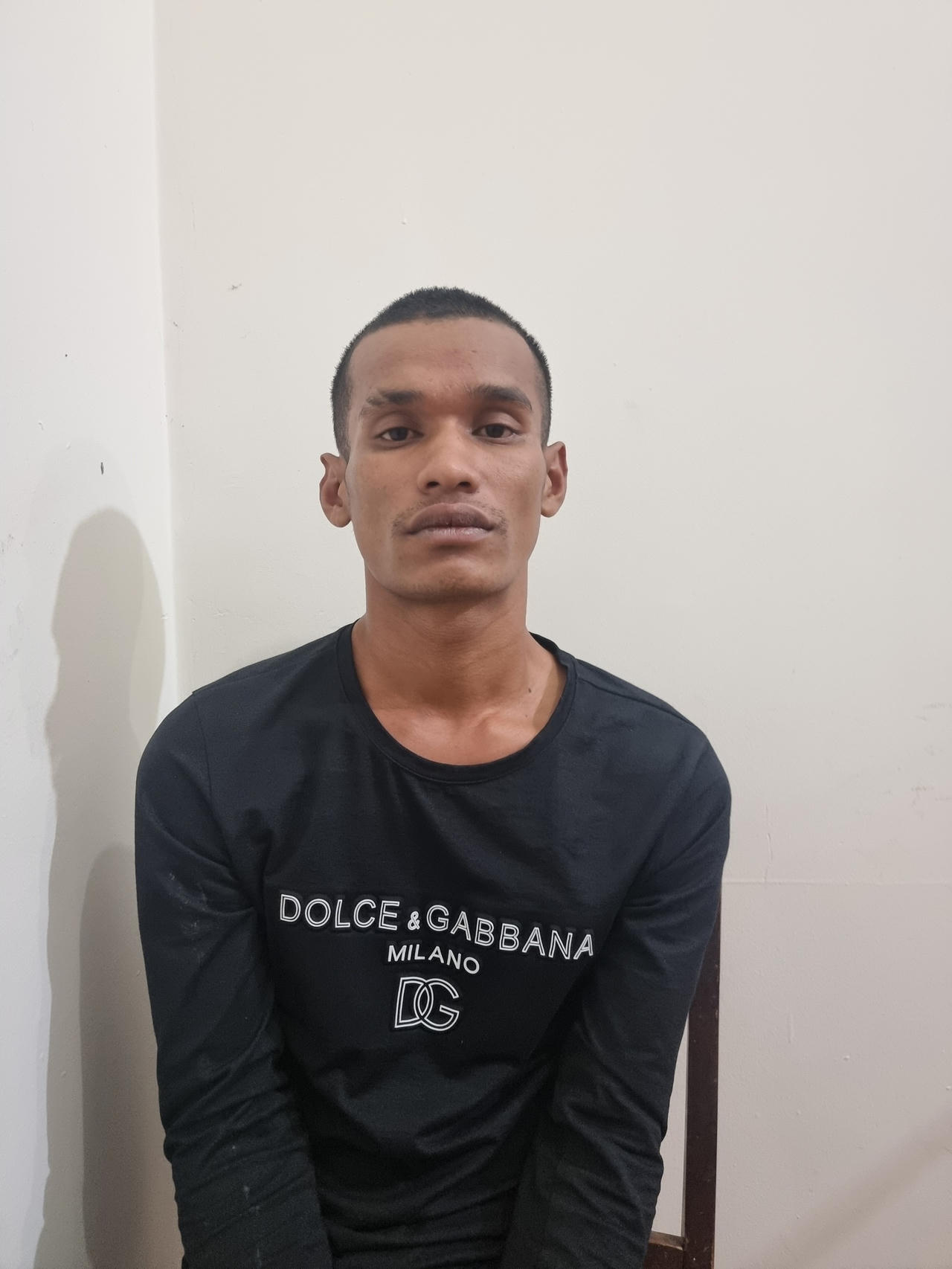 Đi hái cà phê thuê, 2 nam thanh niên trộm và cướp tài sản