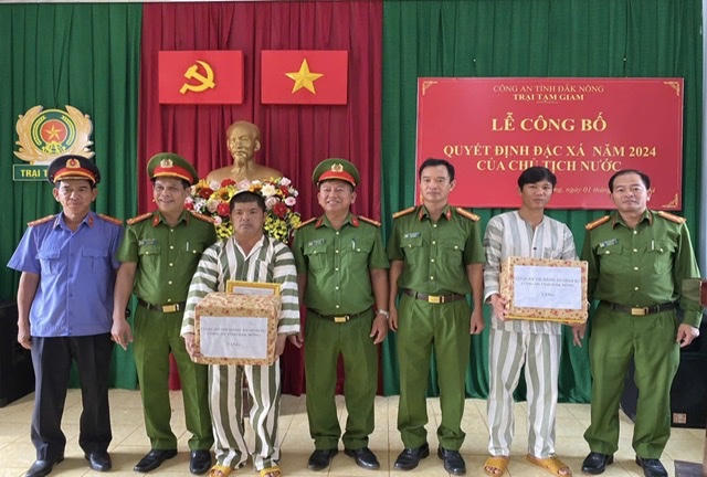 Nhiều địa phương công bố quyết định đặc xá cho phạm nhân