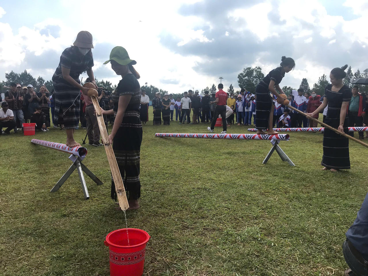 Vui nhộn trò chơi dân gian trong ngày hội vùng đồng bào dân tộc thiểu số Lâm Đồng